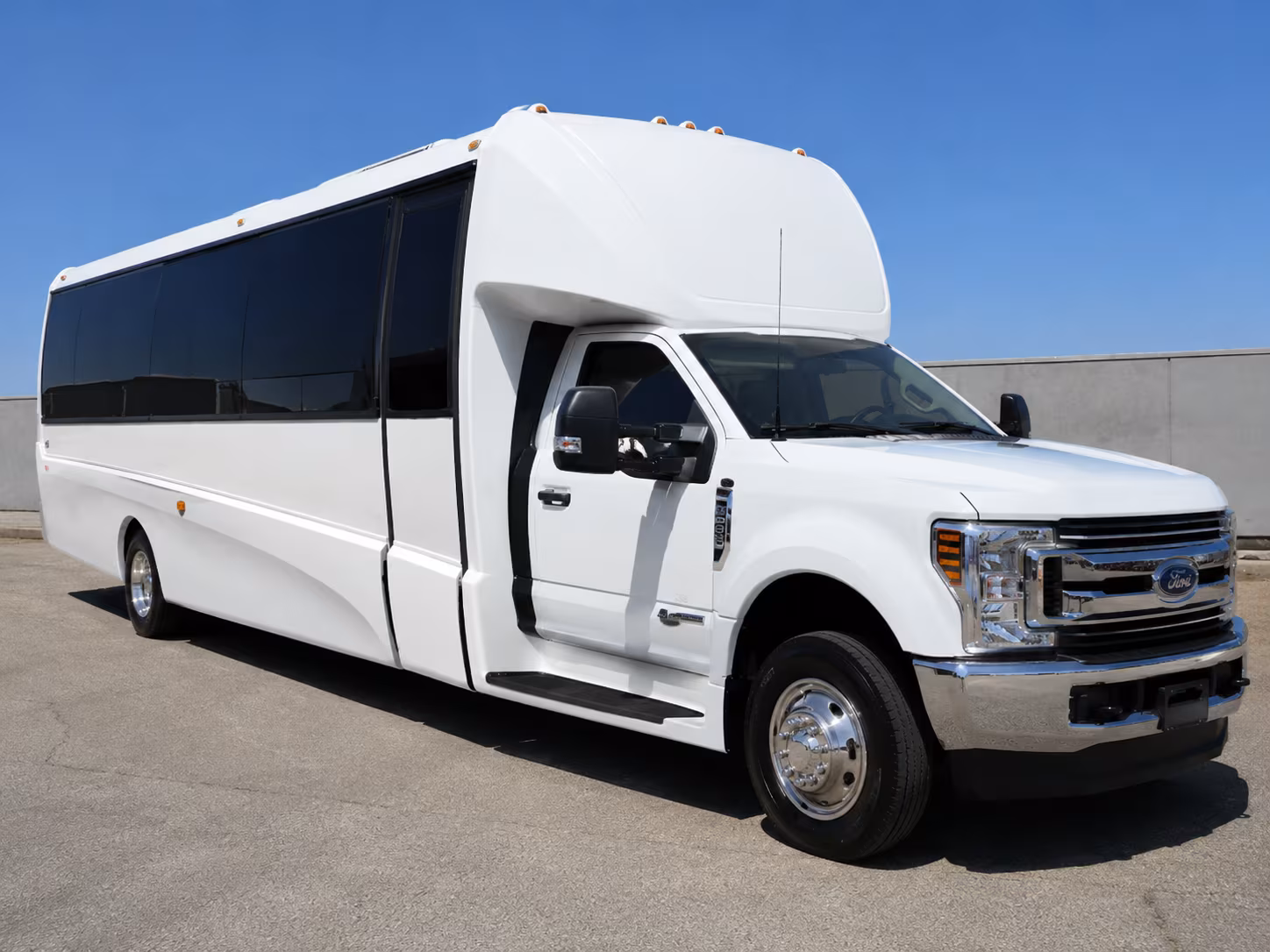 buses for overnight and multi day field trips from victoria