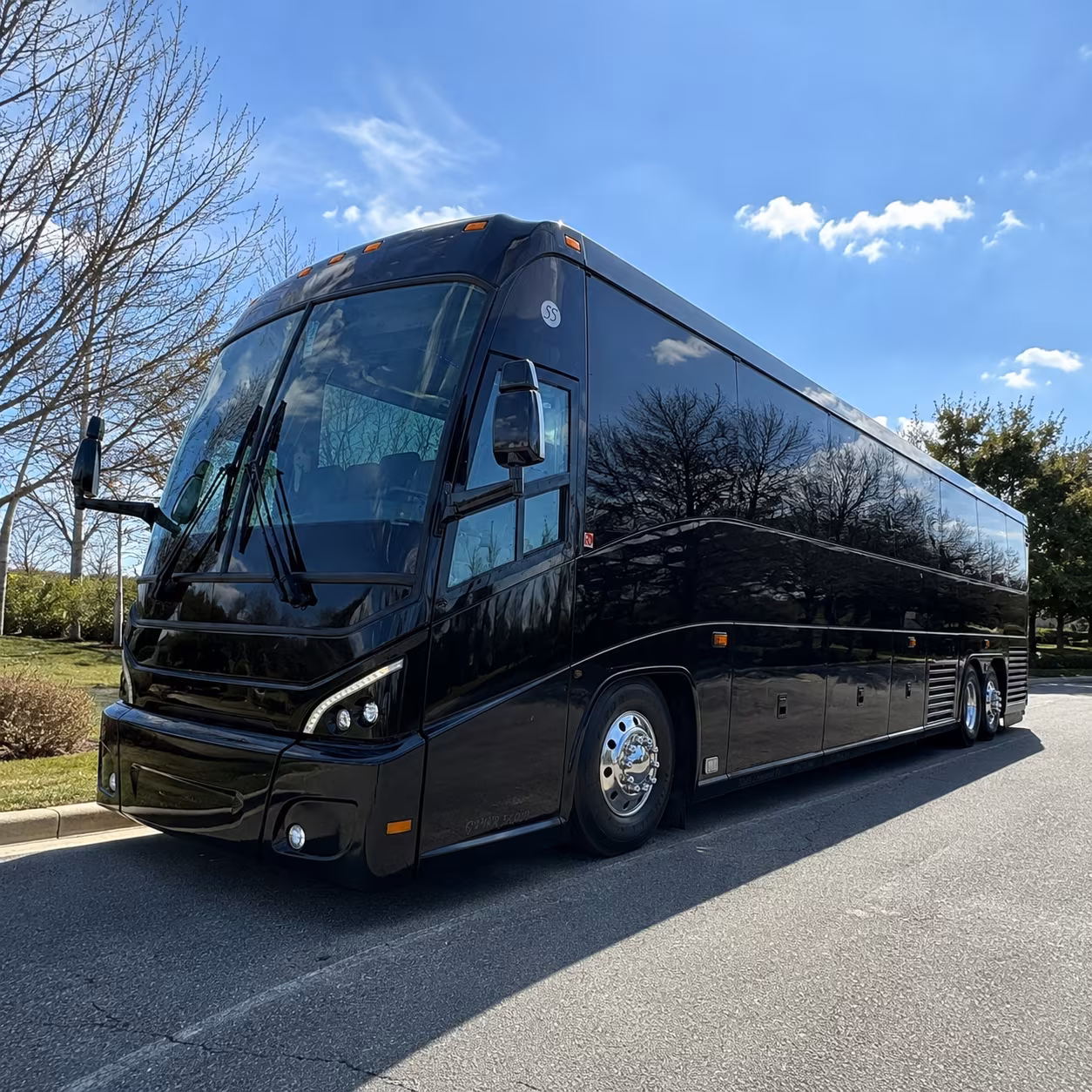 employee and group shuttles to and from victoria area airports