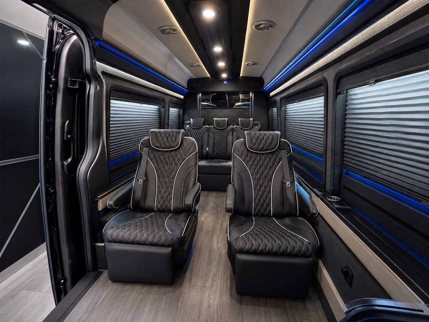 san antonio international airport bus rentals for victoria groups