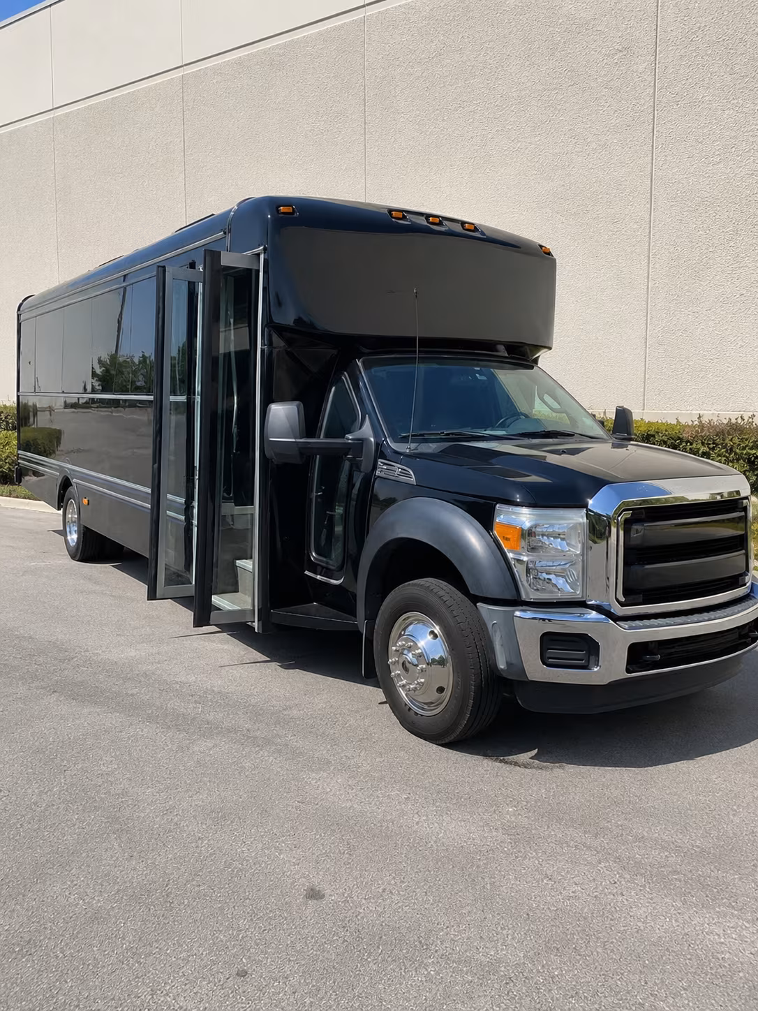 victoria wedding party bus rental